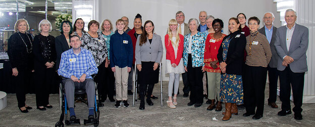 20 people posed together